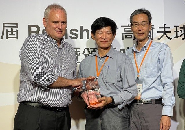 明江公司獲頒原廠Renishaw公司頒發之「傑出代理商獎」